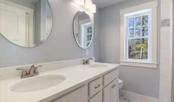 4 Cortland Pl, Standish, ME 04084