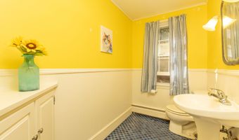 33 Forge Dr, Avon, CT 06001
