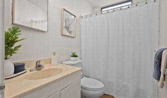 5210 Likini St 1401, Honolulu, HI 96818