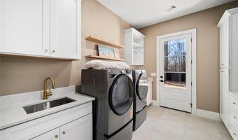 2309 Dinsmore Rd, Alpharetta, GA 30004