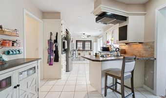 8008 NW 27th St, Bethany, OK 73008