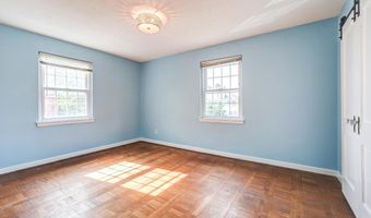 849 S GLEBE Rd, Arlington, VA 22204