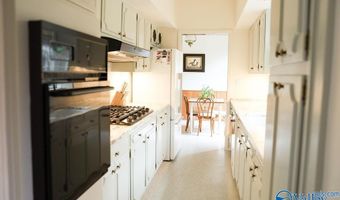 6 Penny Ln, Albertville, AL 35950