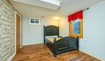 2213 Jensen Ave, Ames, IA 50010