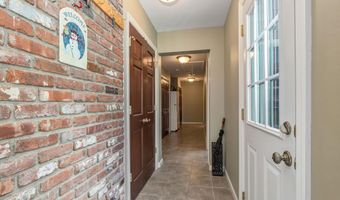 44 Devonshire Ct, Middletown, NJ 07748