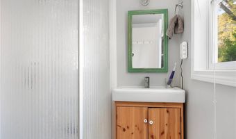23 Abalone Rd, North Kingstown, RI 02874
