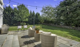 22 Gardiner St, Darien, CT 06820