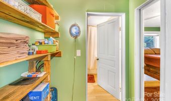 127 Jonestown Rd, Asheville, NC 28804