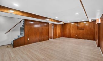 3601 CREST Dr, Annandale, VA 22003