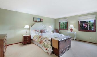 450 Eldridge Rd, Aurora, OH 44202
