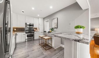 1016 WAYNE St 1007, Arlington, VA 22204