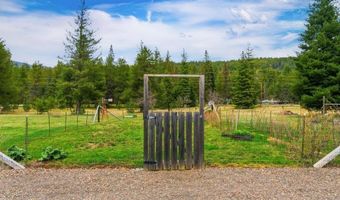 92 Bluebird Ln, Clark Fork, ID 83811