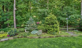 32 Peacock Brook Ln, Amherst, NH 03031