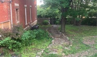 605 Atchison St, Atchison, KS 66002