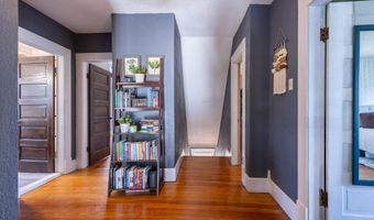 120 W Locust St, Aurora, MO 65605