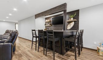 1209 Kettering Dr, Aberdeen, SD 57401