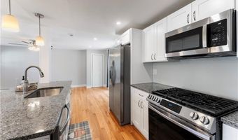 88 General Hawkins Dr, Warwick, RI 02888