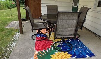 305 Lakeview Dr, Algoma, WI 54201