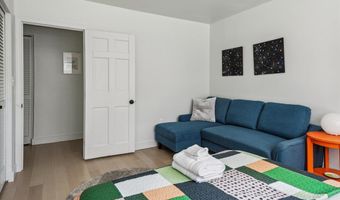7 Grassy Brook Rd, Brookline, VT 05345