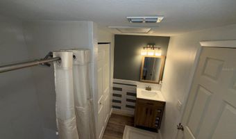 208 CENTER St, Auburndale, FL 33823