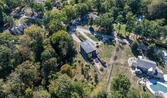 25 Logan Rd, Alton, IL 62002