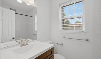 4825 28TH St S A, Arlington, VA 22206
