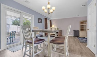 78 Dolphin Cir E, Bayville, NJ 08721