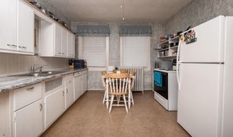 306 W 2ND St, Annawan, IL 61234