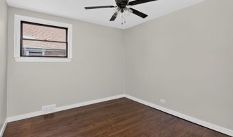 112 S Iowa Ave, Addison, IL 60101