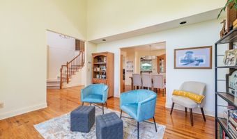 6 Colonial Cir, Alloway, NJ 07418