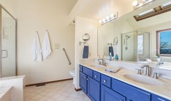 6 River Bluff Ct, Augusta, MO 63332