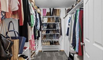 117 E Windswept Dr, Amsterdam, NY 12010
