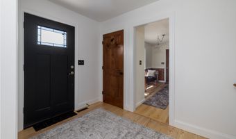 5 Pondside Pl, Cheshire, CT 06410