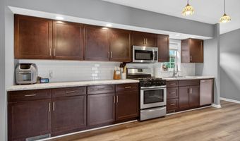 1990 Oak Leaf Dr, Adrian, MI 49221
