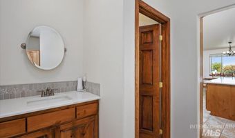 4477 Silver Lakes Ct, Buhl, ID 83316