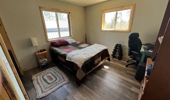 29325 Goldfinch Dr, Bonanza, OR 97623