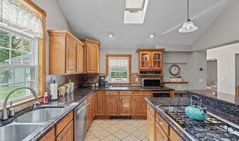 151 Old Jenckes Hill Rd, Lincoln, RI 02865