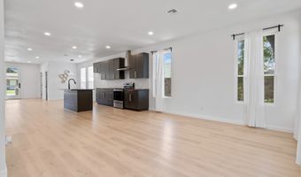 1005 F SW St, Ardmore, OK 73401