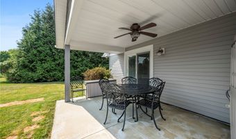 1280 Surfside Cir, Aurora, OH 44202
