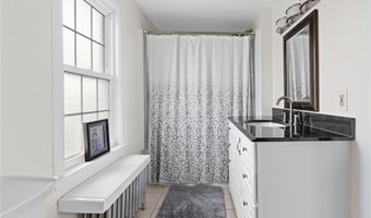190 Auburn St, Cranston, RI 02910
