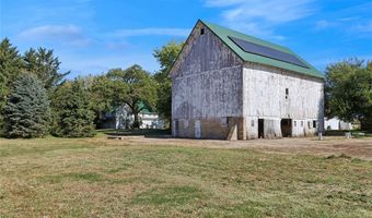 4705 Prairieburg Rd, Anamosa, IA 52205