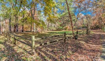 111 Hidden Pond Ln, Asheville, NC 28804
