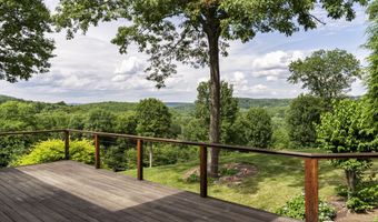 30 Daniel Trce, Burlington, CT 06013