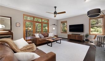 4 Stonecarry Way, East Greenwich, RI 02818