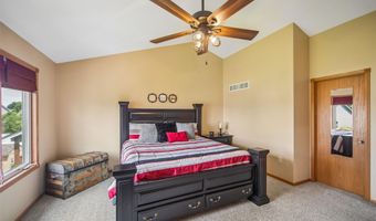237 19th St SW, Altoona, IA 50009
