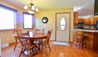1702 Northview Ln, Aberdeen, SD 57401