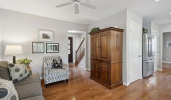 1923 N Carlyle Pl, Arlington Heights, IL 60004