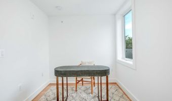 2601 30TH St NE 11, Washington, DC 20018