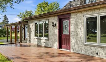 124 Roselawn St, Algonac, MI 48001