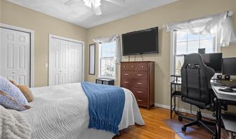 386 Tourtellot Hill Rd, Glocester, RI 02814